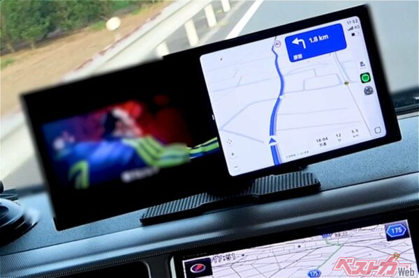 横長11.4インチは画面分割も快適!! ディスプレイオーディオを