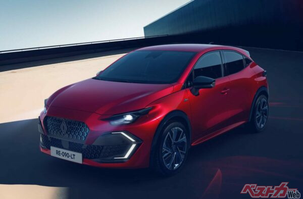 1.8Lのフルハイブリッドを搭載する新型クリオ