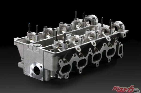 復刻されたシリンダーヘッドSUB-ASSY。現代技術によってエンジン個体差を低減することに成功