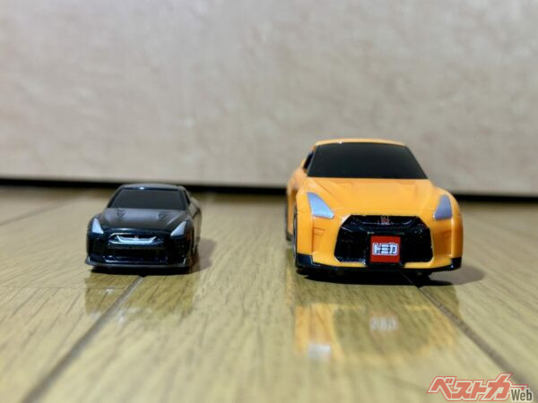 ボディサイズは、はじめてトミカが通常のトミカよりも2まわりほど大きい