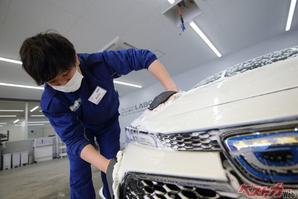 キーパー技研では認定店や直営の専門店などのコーティング施工ショップを全国展開している