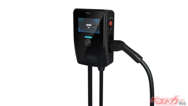 MSI EVシリーズのAC充電器。7インチディスプレイが確認できる