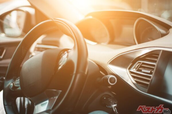 10月にも30℃超え予想!!　ヘッドライトや内装パーツも「暑さ」と「日差し対策」を！　今から出来るケアってなに？