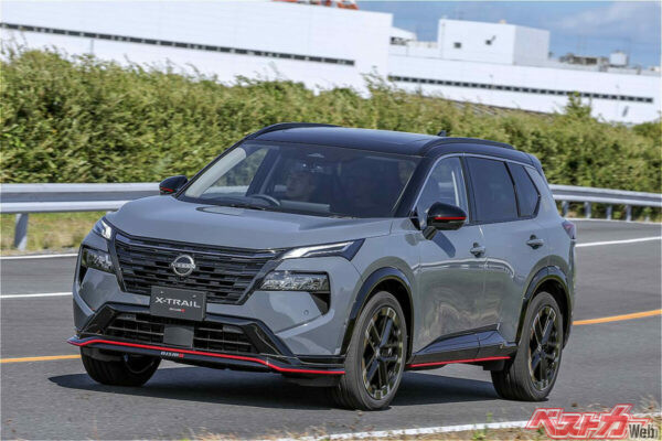 エクストレイルNISMO。VCMやe-4ORCEを独自セッティングし、FRのような乗り味を持つ。NISMOチューニングが施されたパーツが多数投入された「エクストレイルNISMO」。価格は541万～596万円