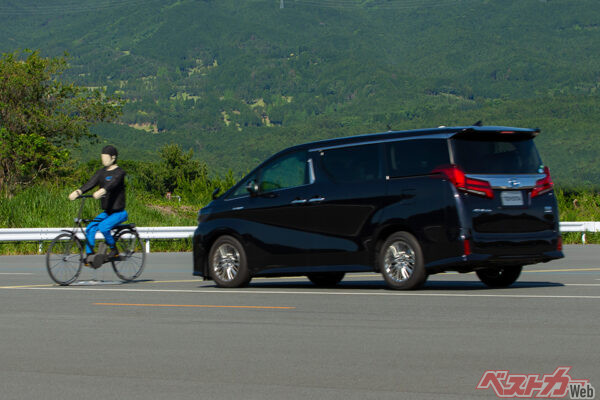 衝突被害軽減ブレーキにより自転車とクルマの事故は減っているが万全ではない