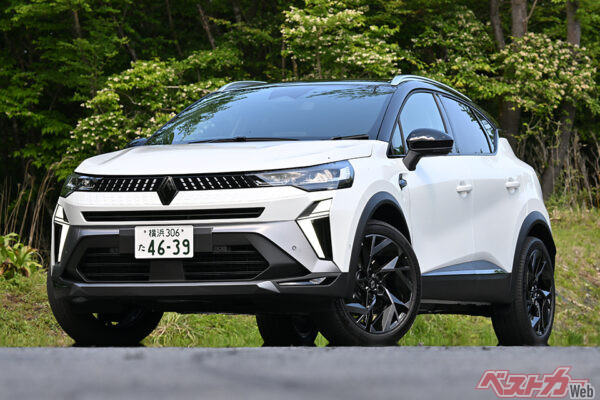 ルノー キャプチャー（価格：389万～454万円）。シャープでスタイリッシュに変わったフロントデザイン