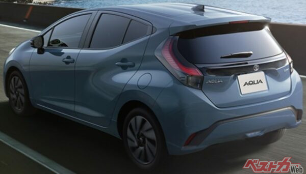 ピアノブラックのガーニッシュを装着したリア周り