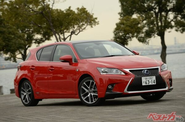 2014年のマイナーチェンジで、スピンドグリルに。2017年にもマイナーチェンジが行われた