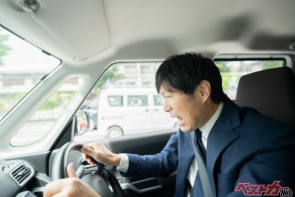 停止時の揺り戻しが大きかったハイブリッドカーのブレーキも年々フィーリングが改善されている