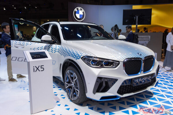2023年ジャパンモビリティーショーに登場したBMW iX5 Hydrogen