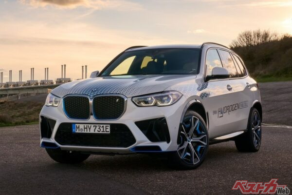 BMW iX5 Hydrogenは数々の実証実験を重ねていることから注目度も高い
