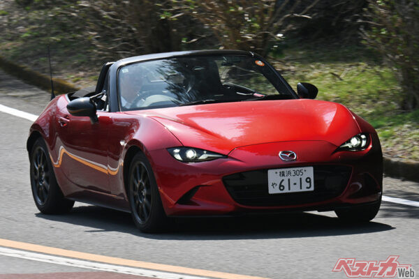 マツダ ロードスター。135ps/15.5kgmとパワフルではないが、性能を引き出せる魅力