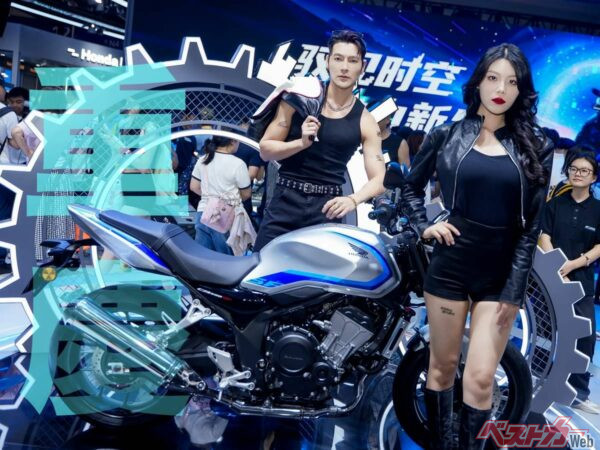 【足つき速報】ホンダ新型CB500スーパーフォア（CB400スーパーフォア）・ライポジを大量写真で即チェック！