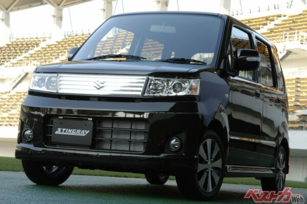 2007年2月に登場したスズキ ワゴンRスティングレー。由来はコルベットのアカエイとは異なる