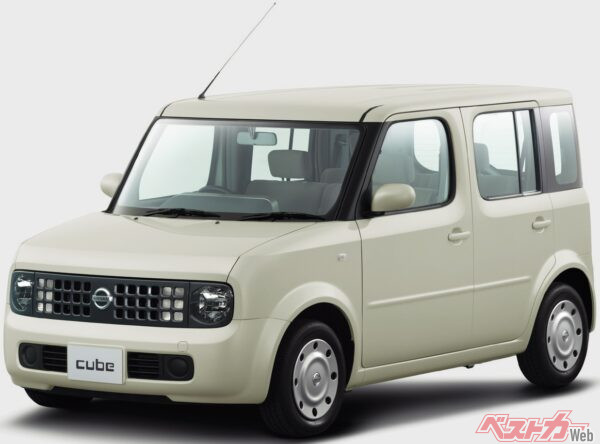 2002年に登場した2代目キューブ。「Magical Box（マジカルボックス）」を商品コンセプトに、自分の道具として自由に使える「ハコ」として開発されたという