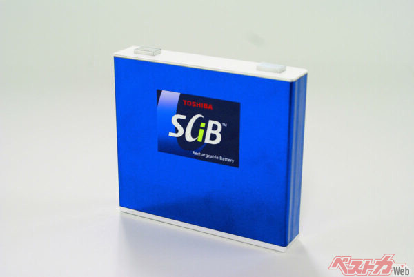 Mグレードに搭載された東芝製駆動用バッテリーの電池セル