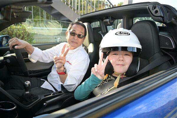 イベントの締め括りに行われたスリパリーコースでの同乗走行。みんなの笑顔が素敵だった！