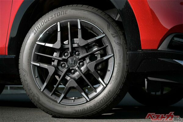 これがヴェゼルの特性に合わせて開発された「しなる」ホイールMS-050。18インチで価格は1本5万1238円（税込）