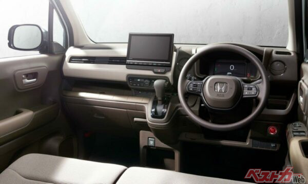 メーターは7インチTFT液晶に刷新。全タイプに先進運転支援システム「Honda SENSING」が標準装備となった