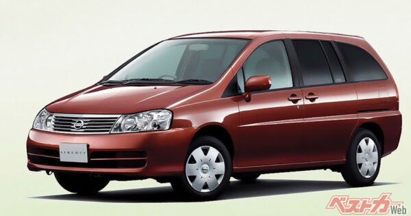 リバティを使い勝手重視のファミリーモデルで、サードシートはレバーひとつで簡単に倒せる。3列目を倒した状態で、5人乗りのワゴンとして使うのも良い
