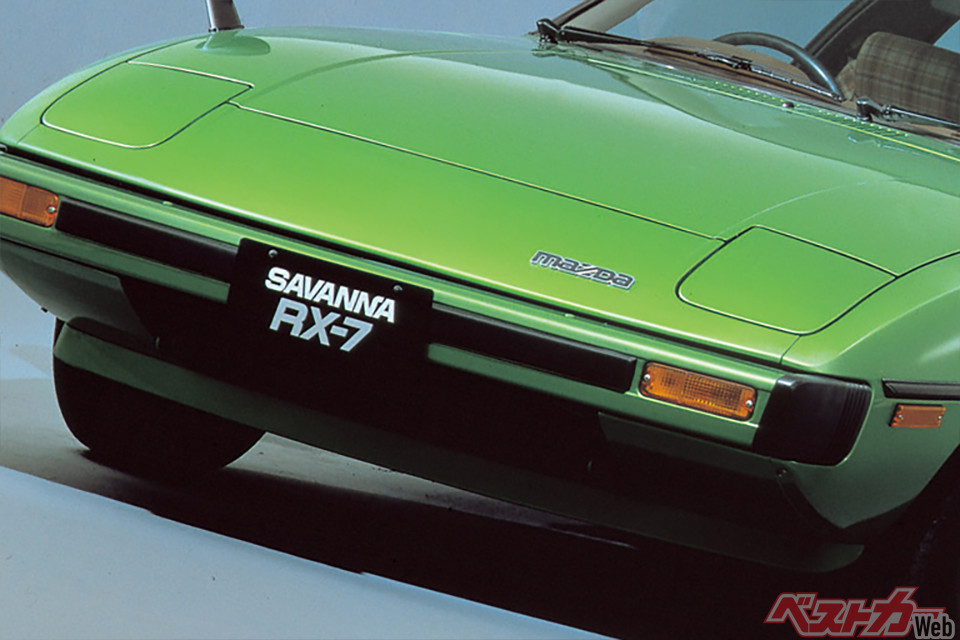 後発車が大ヒット!? 初代マツダ RX-7はポルシェ 924を超えだった