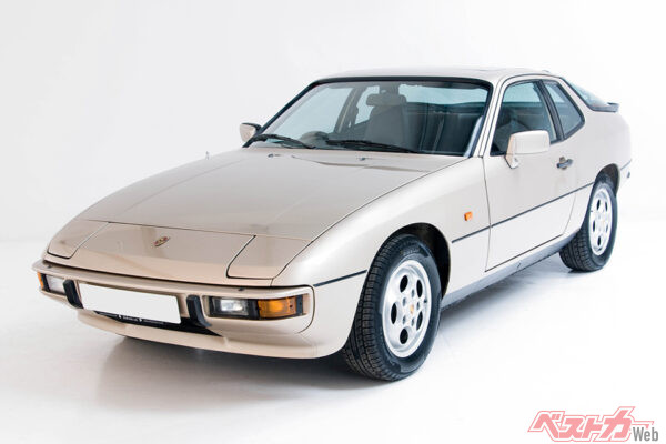 こちらは1974年登場のポルシェ 924。これは……似ている……？
