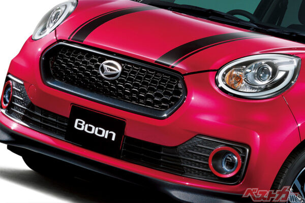 見た目は激似だが中身は別物!!　ダイハツ ブーン スポルザ リミテッドパッケージが狙った「あのクルマ」