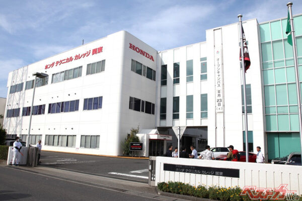 自動車開発者や整備士として多くの若者たちが巣立っていく