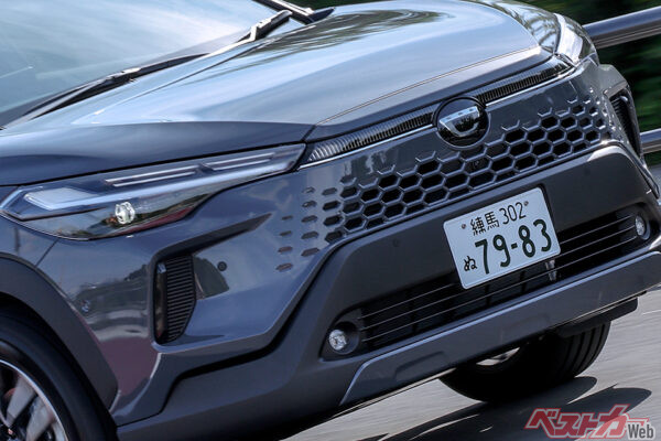 顔が変わったのはわかるけど……他はどう変わった!?　トヨタ カローラクロスの進化したポイント