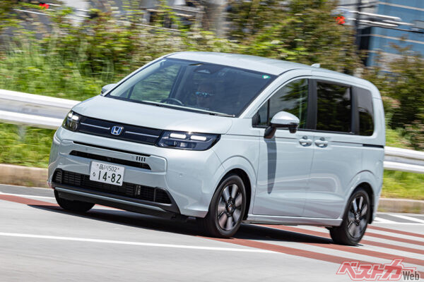 ホンダ フリード（2024年6月デビュー／2025年7月販売台数：6572台）