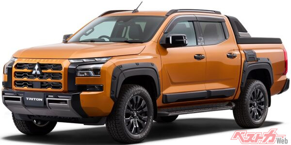 2024年2月にデビューした新型トライトン。エンジンは2.4Lクリーンディーゼルエンジンを搭載