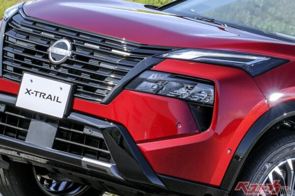 マイナーチェンジされたエクストレイルはハリアーと張り合えるか!?　勝負の鍵はエントリーグレード!!