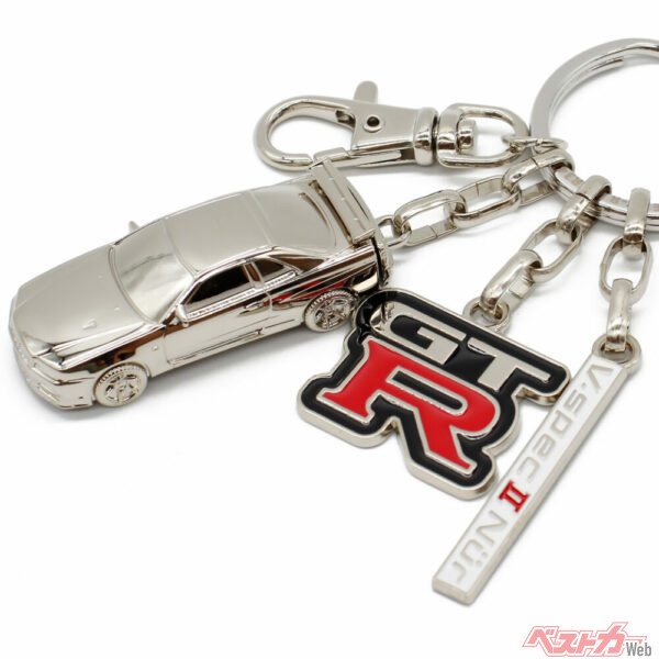 定番のダイキャストキーリングに不朽の名車BNR34が追加！　スカイラインの象徴テールランプも完全再現！