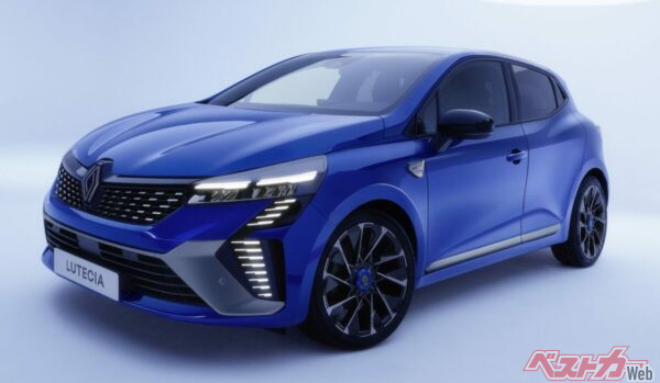 ヘッドライトから連続する縦型ライトの迫力がお見事!! ちなみにこのライトはルノーマークを分割したデザインとなっている