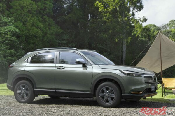 e:HEV XのHuNT パッケージ。画像はメーカーオプション装着状態