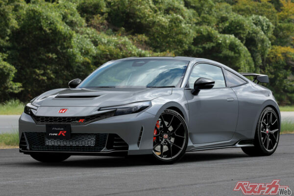 クロスオーバースタイルに生まれ変わった3代目リーフ