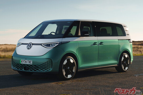 フォルクスワーゲン ID.Buzz。ショートホイールベースとロングホールで搭載電池量が違い、満充電の走行距離も30km違う