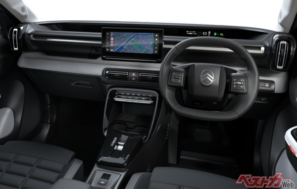 小径ステアリングとデジタルメーター、10インチのタッチ式スクリーンなどシンプルで無駄を削ぎ落としたコクピットデザイン