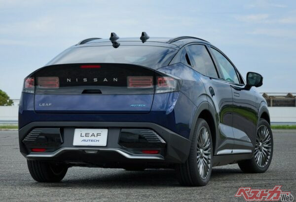 新型リーフAUTECHのリア回り
