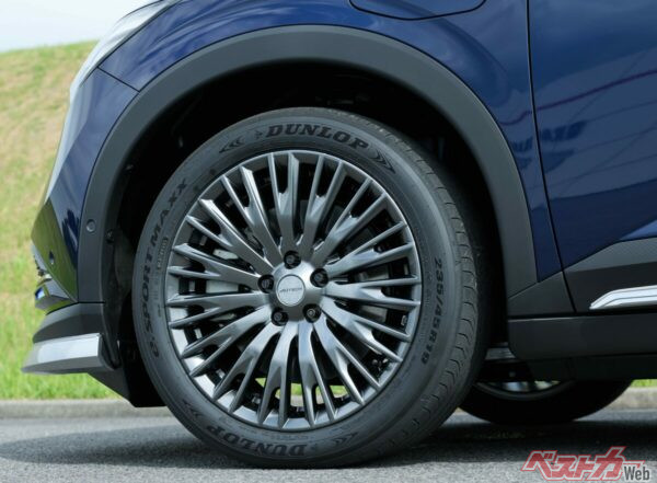 リーフAUTECH専用の19インチアルミホイール