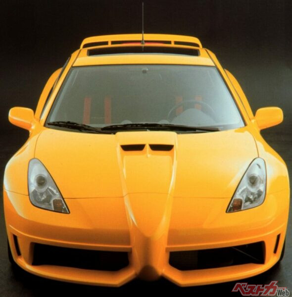 7代目（T230型）セリカがベースだが、前幅＋97mm／後幅＋81mmのワイドフェンダーの効果で、よりダイナミックなスポーツモデルに進化している