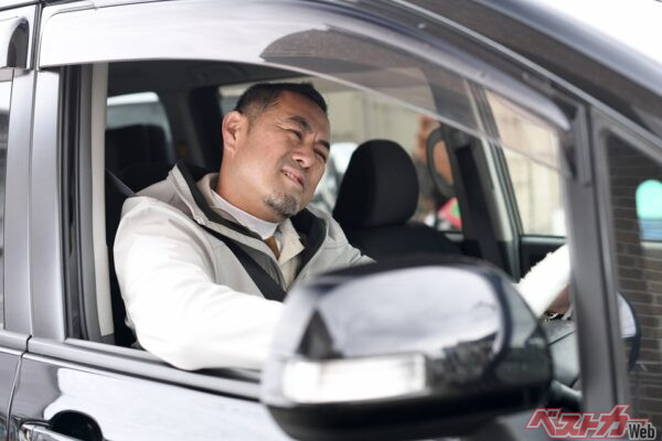 やっちゃダメ！　一目で運転下手とバレちゃうよ!!　恥ずかし行為4選