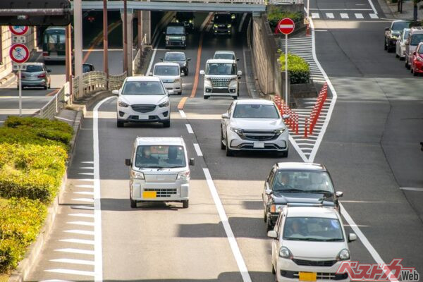 やっちゃダメ！　一目で運転下手とバレちゃうよ!!　恥ずかし行為4選