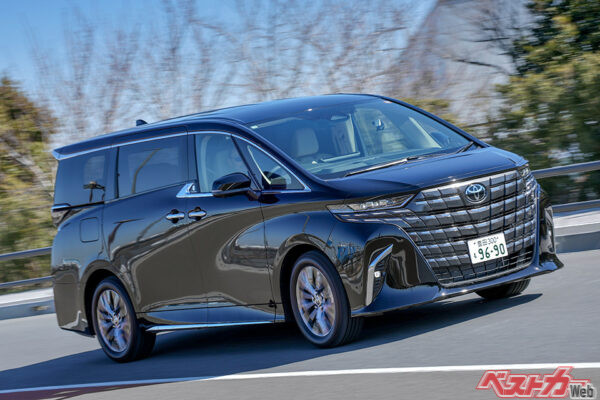 在、ラージミニバンで圧倒的人気を誇るアルファード/ヴェルファイア。日産ディーラーからは、対抗できるモデルの待望の投入とあって、大いに期待が寄せられている