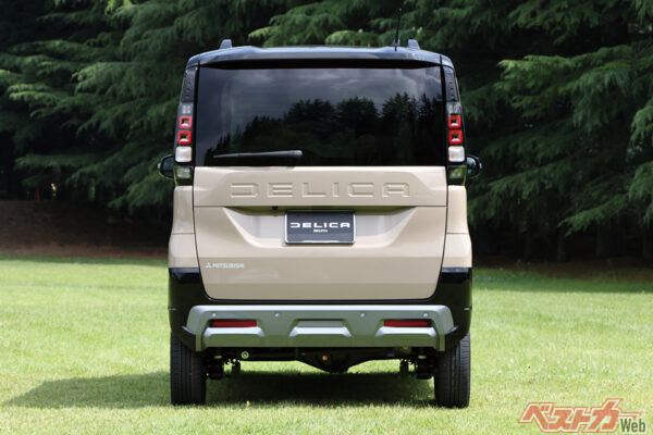 新型三菱 デリカミニ（リア）