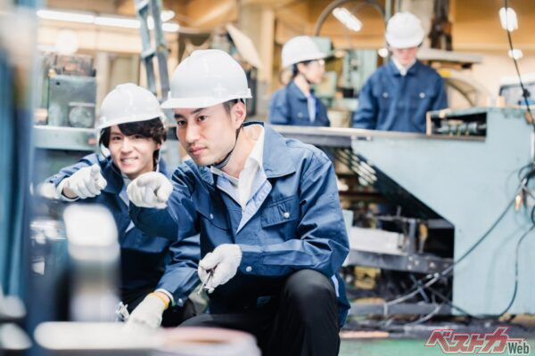 人手不足が深刻な中で、6か月点検を行う「ムリ」が生じているのは紛れもない事実だった（maroke@Adobestock）