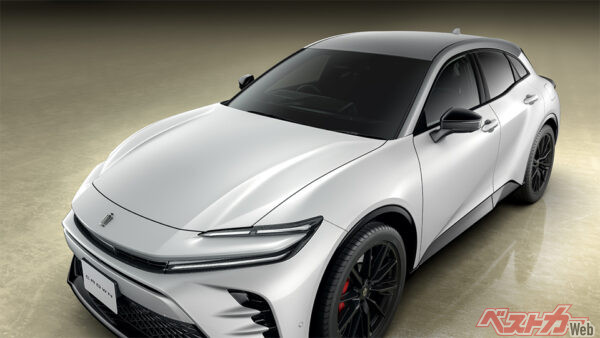 トヨタ クラウンスポーツ 特別設定色（バイトーン）プレシャスメタル×プレシャスホワイトパール（2025年7月 一部改良時の公式画像より）