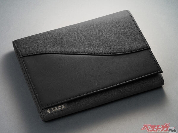 マニュアルケース（THE 70th ロゴ入り／2025年5月 特別仕様車設定時の公式画像より）