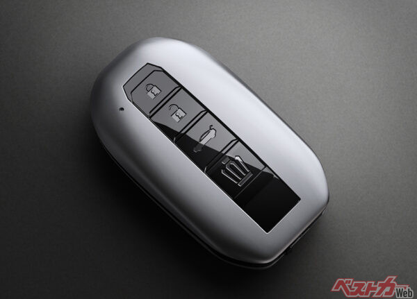 クラウン専用キー（2個／2025年5月 特別仕様車設定時の公式画像より）