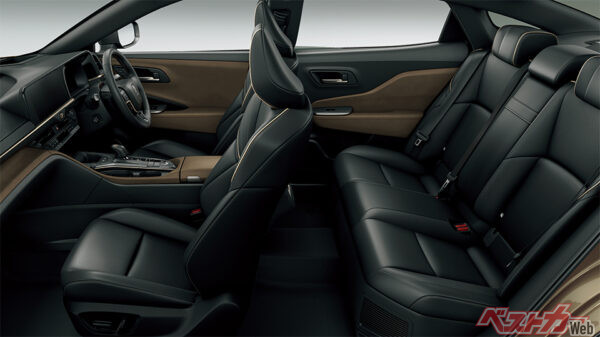 クラウン CROSSOVER Z（2.5Lハイブリッド車／内装色：ブラック/サドルタン／2024年4月 一部改良・特別仕様車設定時の公式画像より）